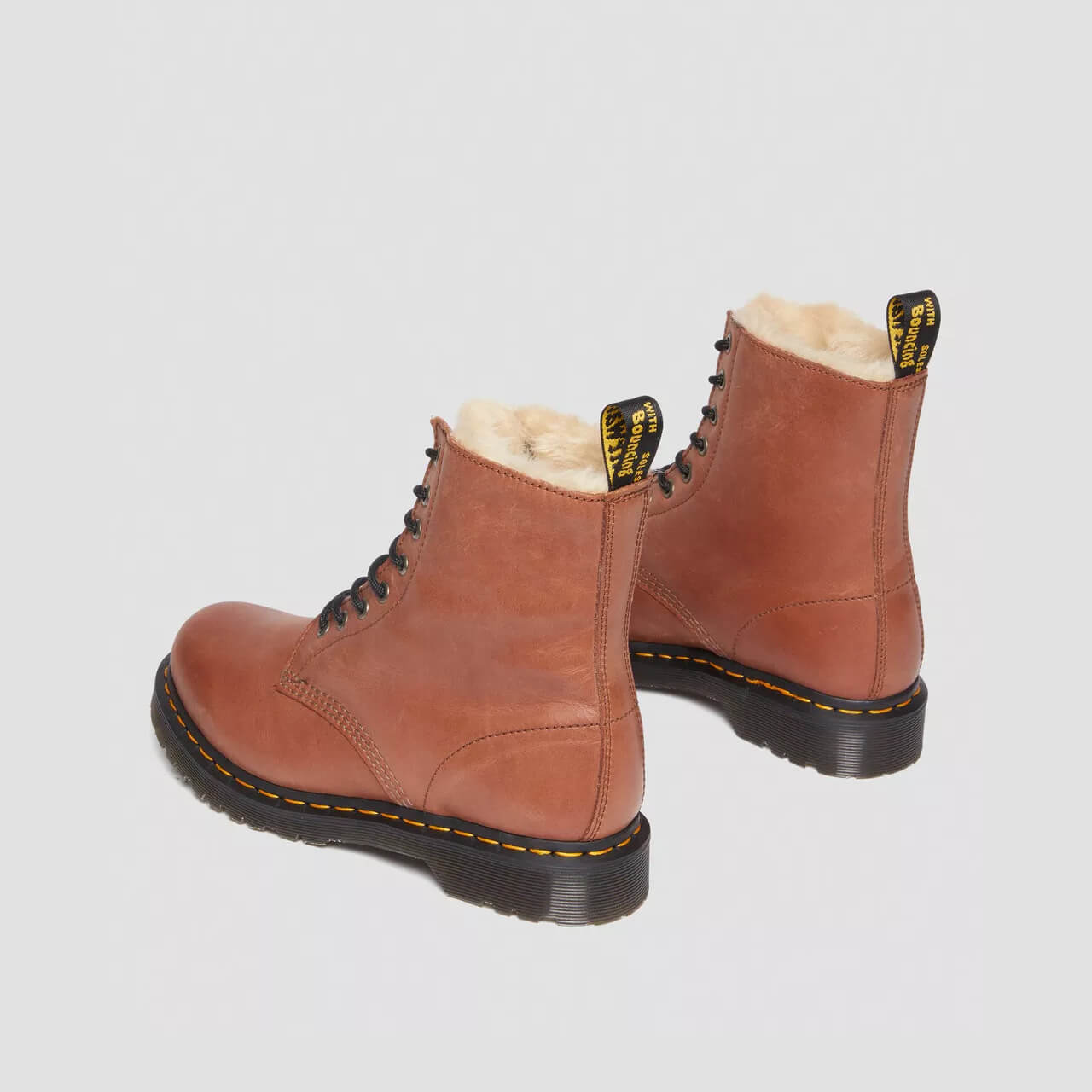 Dámske hnedé členkové topánky Dr. Martens 1460 Serena