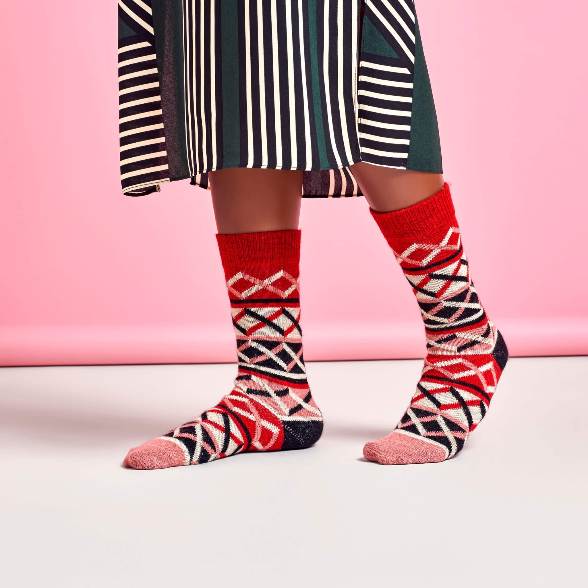 Dámske farebné (červené) ponožky Happy Socks Ellinor // kolekcia Hysteria